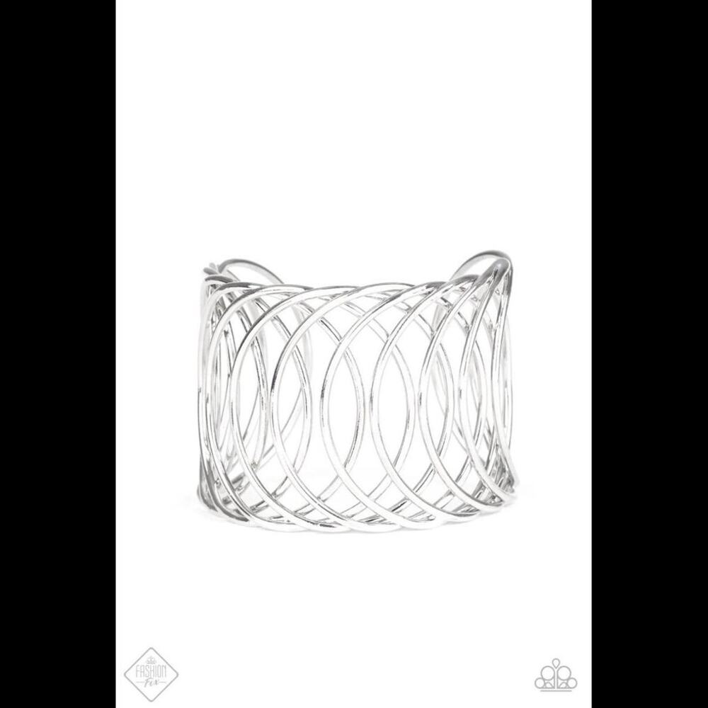 Paparazzi ♥ Dizzyingly Diva - Silver Bracelet